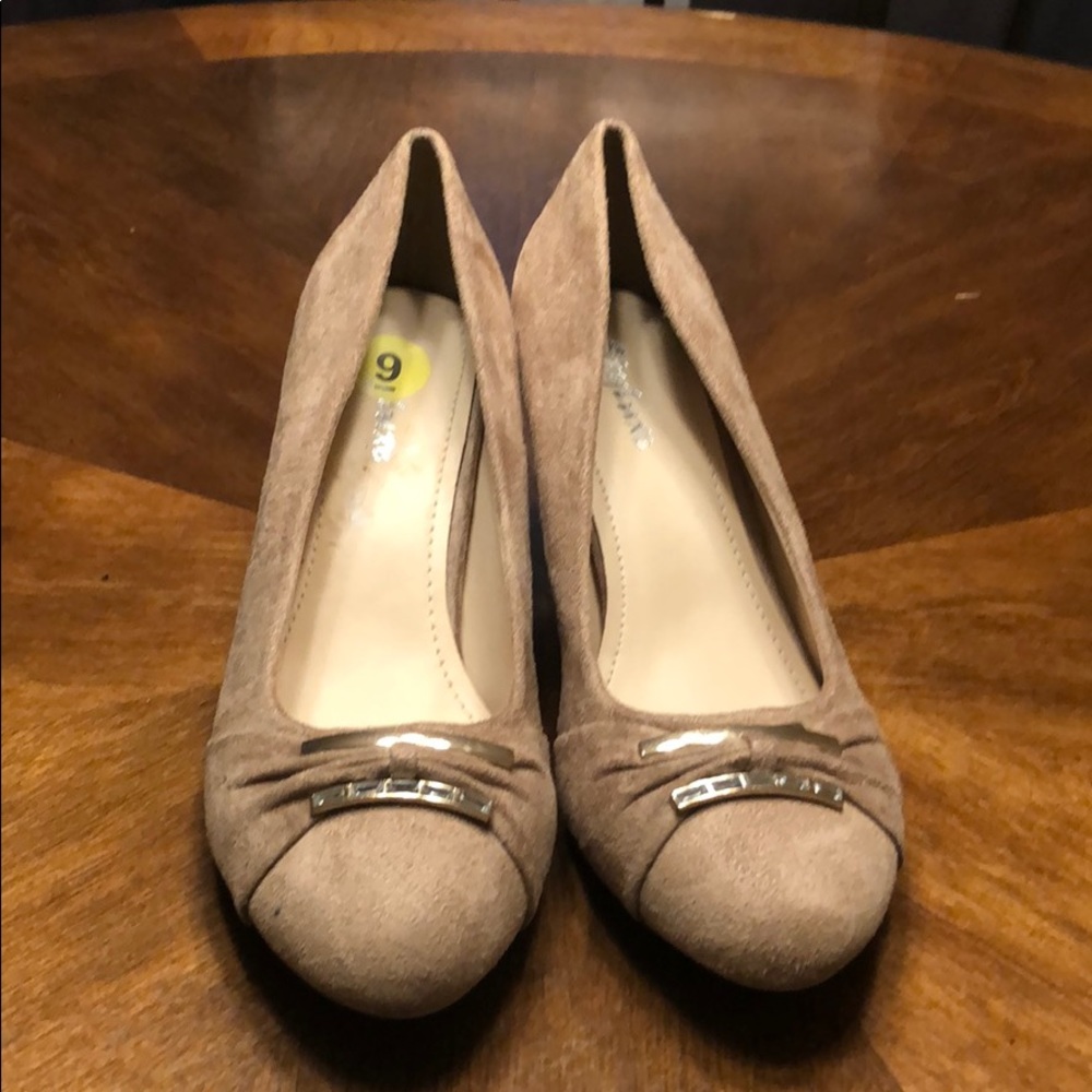 Styluxe Tan Heels